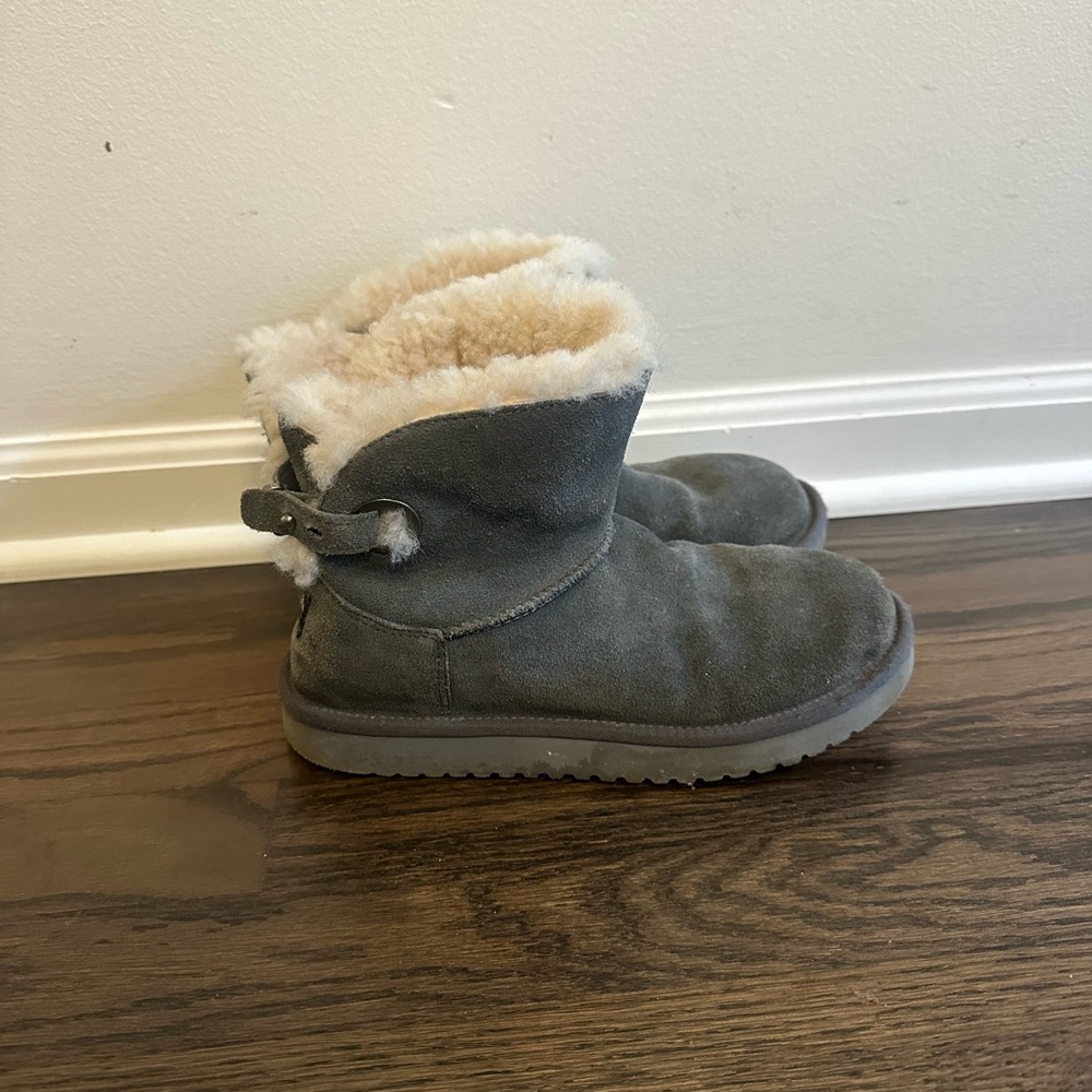 Koolaburra Charcoal Suede Booties - size 6